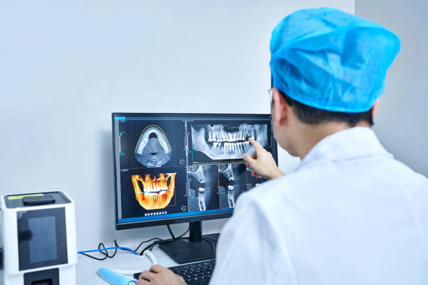 Best Holiday Emergency Dentist in Mccom, OH